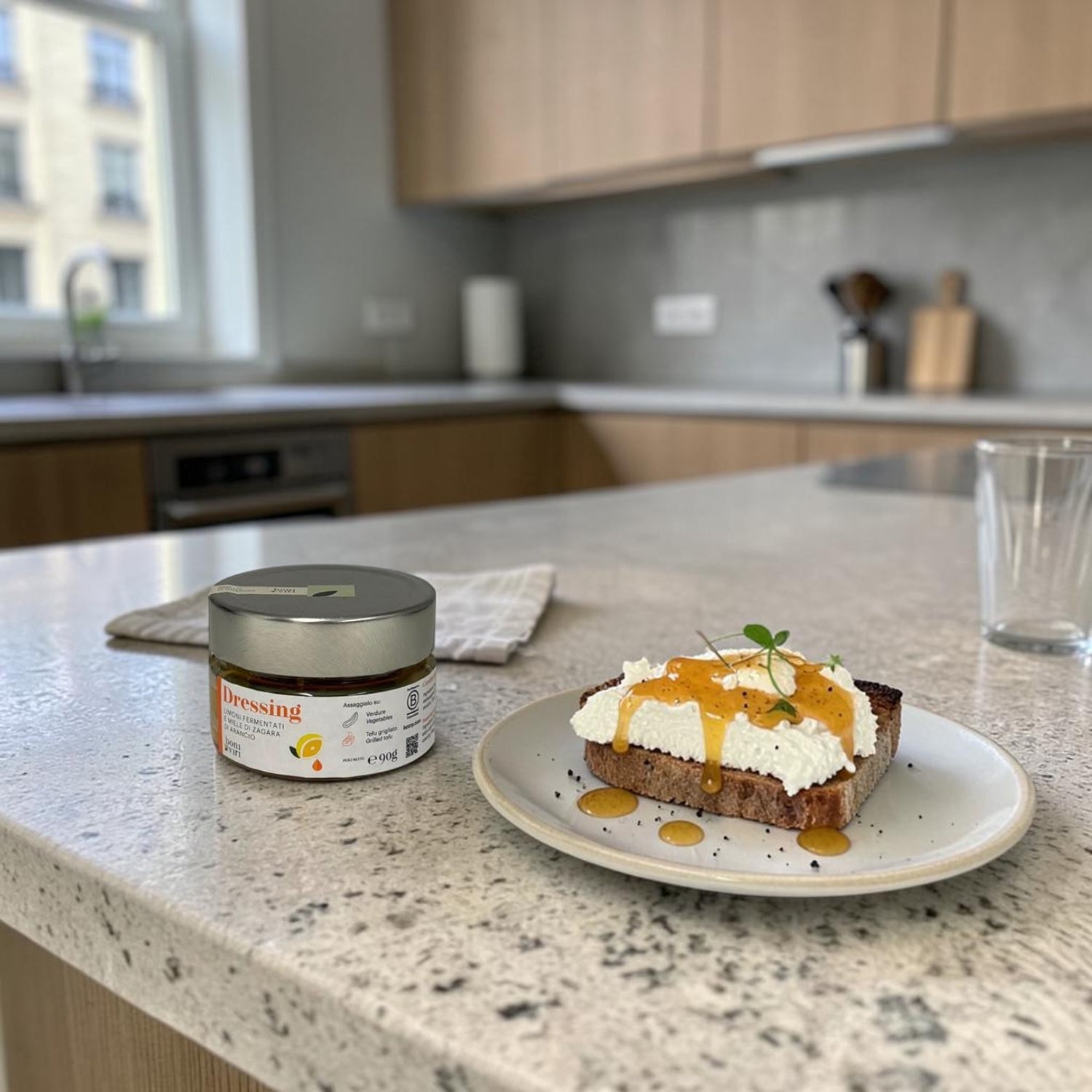 Dressing aus fermentierten sizilianischen Zitronen und Orangenblütenhonig