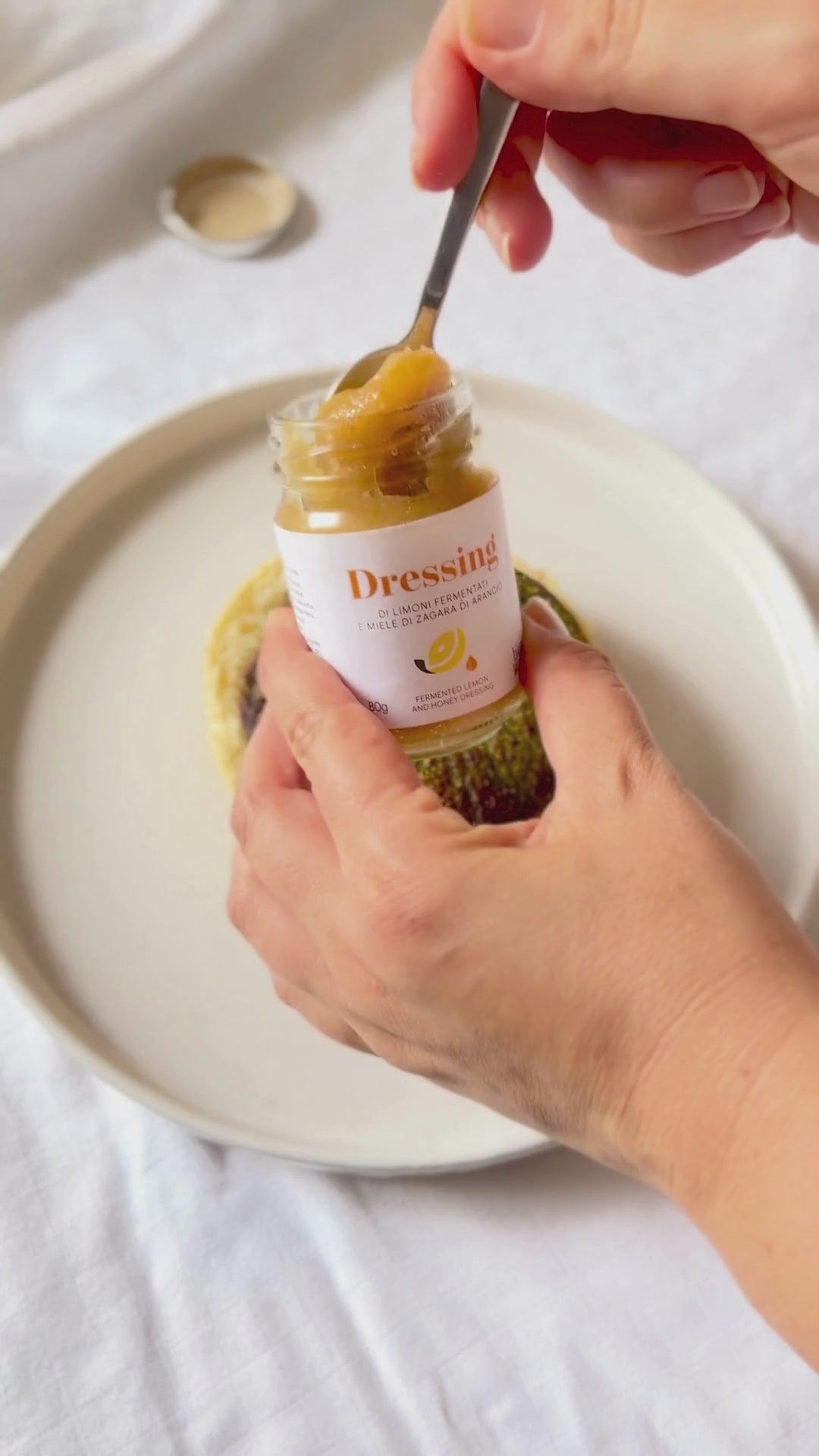 Dressing di limoni siciliani fermentati e miele di zagara di arancio
